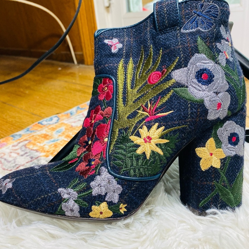 LAURENCE DACADE PARIS EMBROIDERED FLORAL ANKLE BOOTS Made in ITALY EU 38.5 7.5